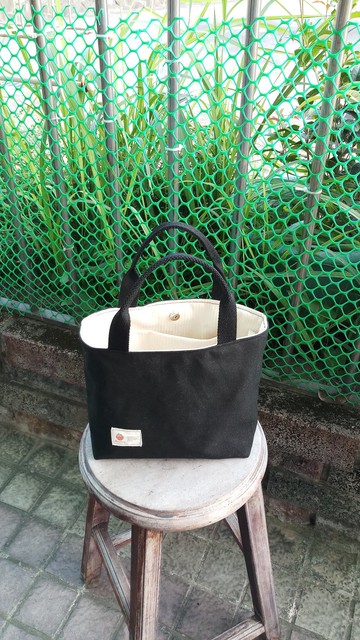 神秘黑色手提袋  到處跑    (小,S-size)