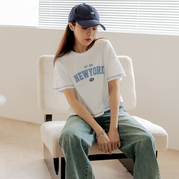 OB嚴選 純棉撞色車線字母印花短版上衣 《AB20209》