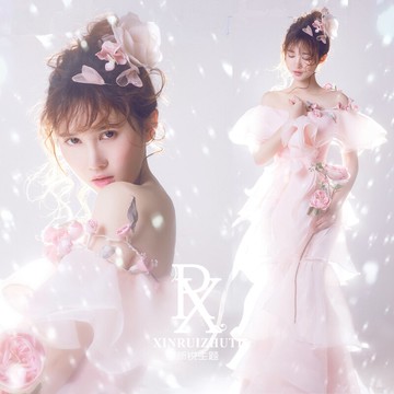 新款影樓主題寫真婚紗清新粉色唯美走秀拍照婚紗化妝一字肩禮服