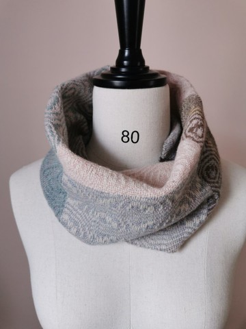 Handwoven by Carina | 手織純牦牛絨脖圍