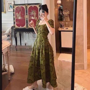 綠色長裙夏季收腰女裝胖mm遮肚顯瘦泡泡袖方領連衣裙子設計感小眾