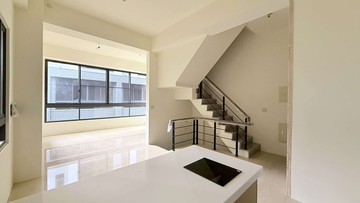 大里全新完工｜邊間電梯雙三車別墅｜台中市大里區仁化工二路