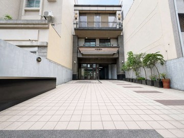 五期霸氣臨路透天別墅 企業總部可6車｜台中市南屯區大墩四街