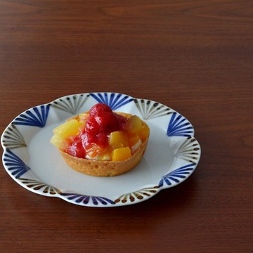 有田燒 皓洋窯 三角十草輪花皿 M號 日式手作瓷盤