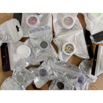 【出清】美潮 雷射大亮片 美甲飾品 貼紙 兩片 彩粉 高級美甲飾品 最低價出清 隨機出貨