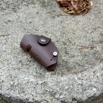 DUAL｜真皮創意汽車鑰匙包/手機架 - 六角深咖啡