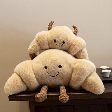 酥香牛角寶寶抱枕