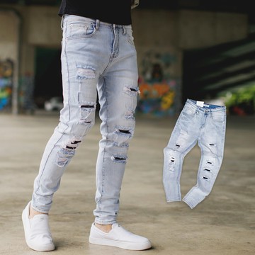 【NB1303J】淺藍刷色抓破造型黑色補釘合身版牛仔褲 (MW6020)