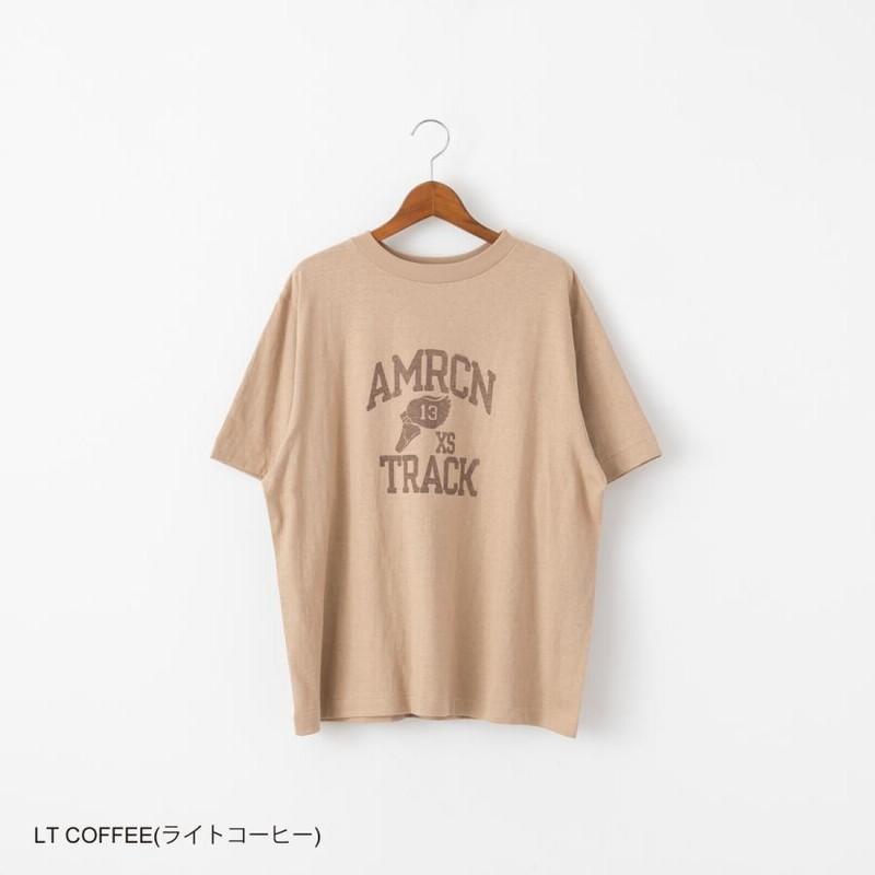 Americana アメリカーナ AMRCN TRACK カレッジ プリント Tシャツ