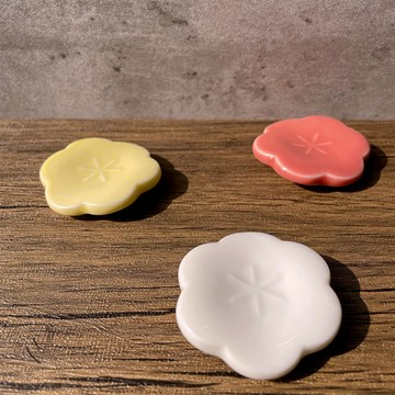 ［拾憩］日本 小田陶器 花型筷架 黃梅 精緻質感 美濃燒 迎春花 花朵 筷子架 陶瓷 筷托 餐具架  送禮