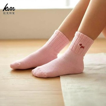 凱美棉業｜4雙 MIT台灣製造 正韓風 女童精梳棉小狗刺繡中筒襪 3-6歲