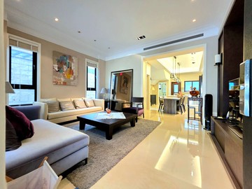 沙鹿明秀公園｜臨路四房雙車電梯別墅｜台中市沙鹿區正義路