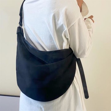 牛津布ins日系小眾餃子包女克萊因藍色休閑胸包簡約慵懶風斜挎包