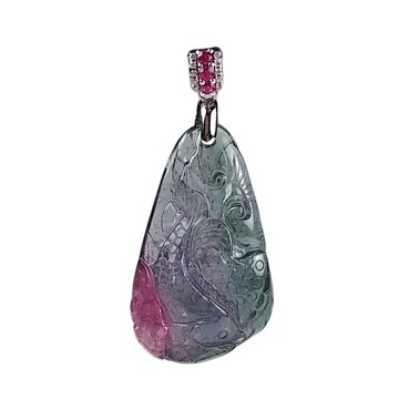 《博古珍藏》三色碧璽年年有魚墜子．9.4公克．項鍊佩飾．色濃透光．全美頂級珠寶寶石精品．附鑑定書．底價回饋．可刷卡分期