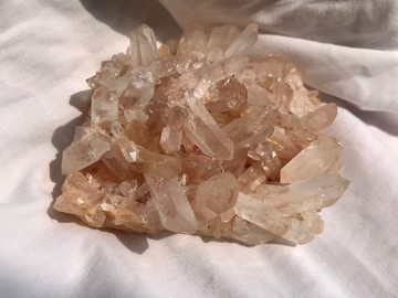 馬達加斯加 特別咒文紋絡 白水晶簇 透亮 粉紅色 原礦 天然原石