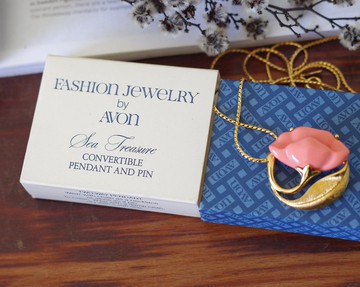 古董1981年AVON 粉紅葉片花別針項鍊 原裝盒 N523