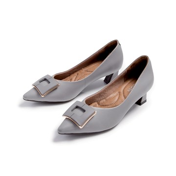 芯太軟 氣質方型飾釦小貓中跟鞋 岩灰 (602940)