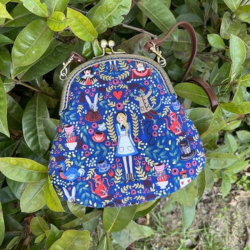 愛麗絲夢遊仙境口金斜背包 16cm口金 Girlskioku~*