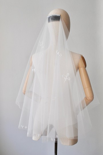 定制最小的白色刺繡面紗