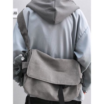 斜挎包男ins潮牌2023新款大容量男士包包帆布郵差包男單肩包日系