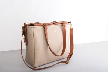 保證不脫皮-一年保固-台灣製作-純素皮革-都會雙釦包-杏駝