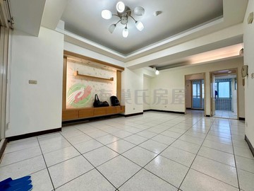 慶懋巨鎮稀有釋出三房+車位｜台中市潭子區榮興街