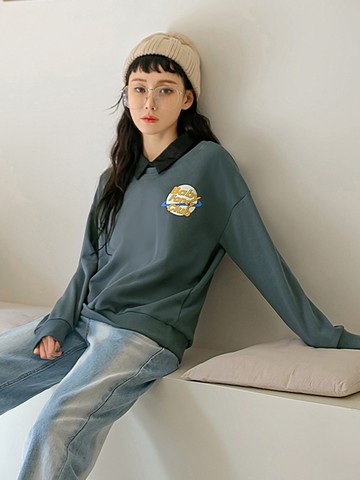 圓領英文星球印花落肩長袖衛衣大學T