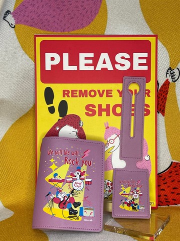 香港原Alpha  and Billy 護照套及行李牌 粉紫色