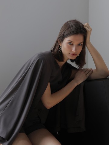 [CAIGIENNE] V-neck Cape Setup Blazer