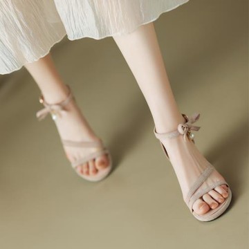 夏新款伴娘高跟鞋女18歲成人禮中粗跟涼鞋女絕美珍珠配裙公主鞋32