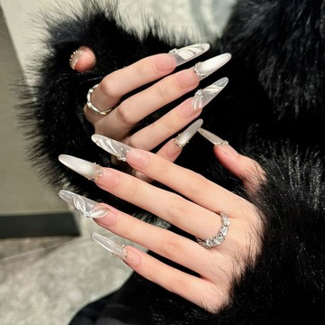 YAYA NAIL【細狗尖】長款裸色漸變穿戴甲 絲帶貓眼仙氣美甲片 輕奢金屬鏈條鑽飾 溫柔顯白富家千金風 日常約會百搭
