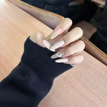 💗Yuki Nail💗【月光白鑽】爆款奶白鑲鑽奶油色漸變美甲貼顯白長橢圓穿戴甲黃皮