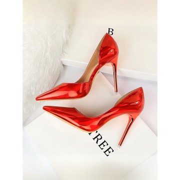 紅色高跟鞋女2023新款春款水晶側空百搭少女法式網紅結婚大碼婚鞋