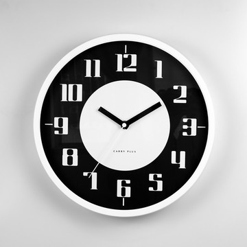 CarryPlus 12吋摩登黑白時尚大字掛鐘 完美主義【U0273】