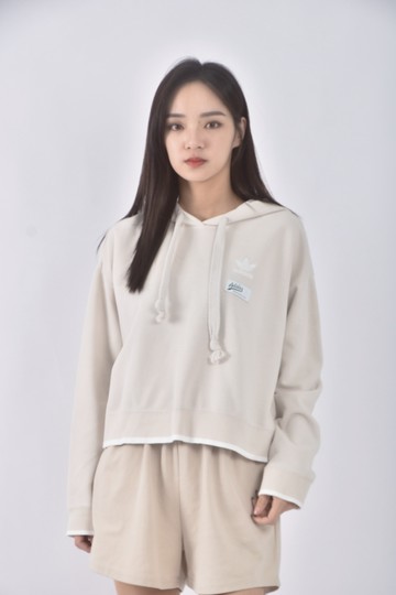 (F) adidas質感運動連帽杏灰色長袖上衣