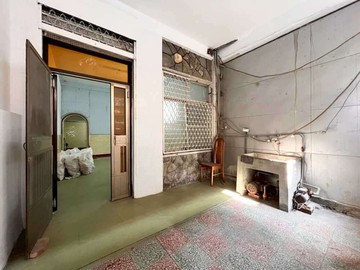 莒光市場商圈｜近捷運透天｜門前可改車庫｜高雄市楠梓區和光街