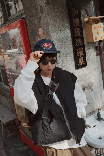 NATURAL BEBE鴨絨寬肩背心 - 3色 - 黑