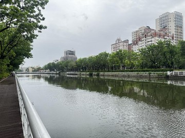 稀有河畔首排/前鎮之星輕軌3套房車庫透天｜高雄市前鎮區鎮興路