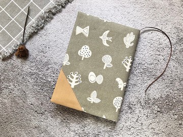 手作布書衣。可調式書衣。小森林(豆綠)