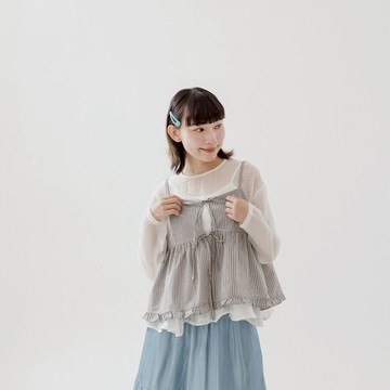 QUEENSHOP_F 女裝 條紋荷葉邊綁帶細肩罩衫背心 兩色售 現+預 【01099391】