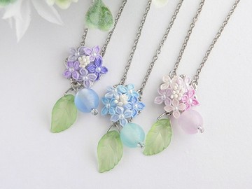 繡球花與乳白色珠子項鍊 (つまみ細工*接單製作)