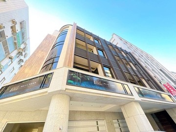 美術館特區雙面臨路角間大面寬全新經典電梯透店｜台中市西區五權西六街