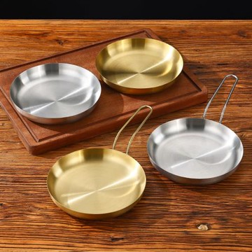 創意不銹鋼帶把手小吃盤金色甜品圓形餐盤西餐牛排盤烤肉盤平底盤