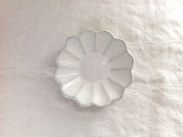 輪花小碟 (古董白)
