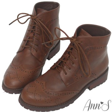 Ann’S英倫風-復古雕花牛津層次綁帶低跟短靴-深咖