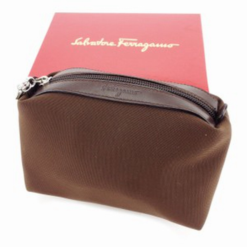気づくなる 紳士 囲い ferragamo ポーチ 国内の 固有の ペダル