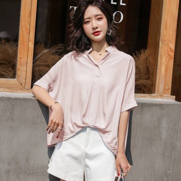 La Belleza小V領兩釦下擺抓皺前短後長絲棉襯衫