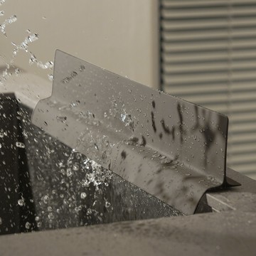 Dearcus 屋簷造型水槽擋水板 標準款  1個  深灰色