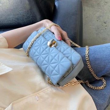 香港真皮小包包2024新款潮洋氣女包網紅鏈條斜挎包夏天小方包軟皮