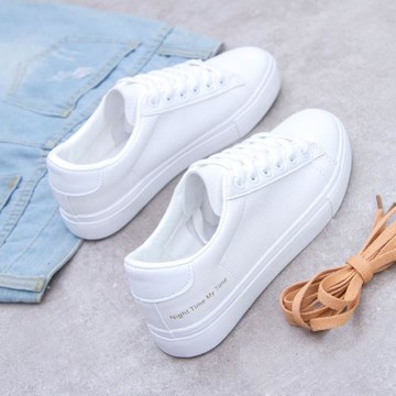 白色小白鞋女2026春季爆款學生休閑板鞋韓版ins街拍百搭軟底白鞋